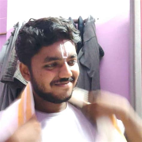 ArtistNextDoor - Book Artists & Collaborate on Social Media