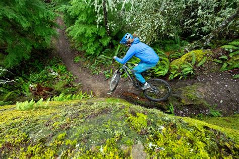 Women's Lightweight Jackets & Vests by Patagonia