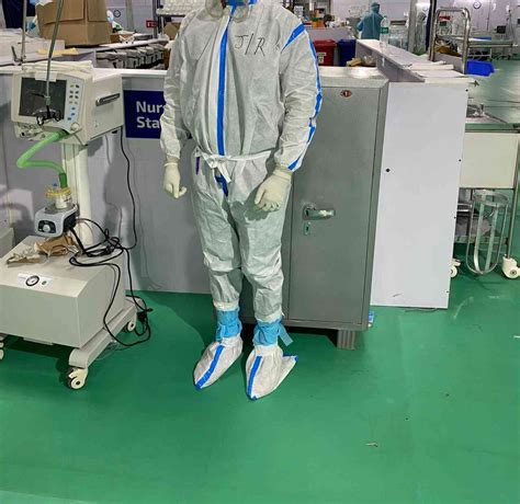 'Not worth the risk': Why a junior doctor in Delhi quit her job at a ...