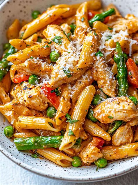 30-Minute Spicy Chicken Chipotle Pasta (Copycat) Recipe | Cocina Republic