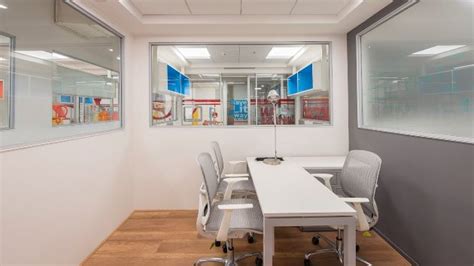 GoOffice 6586 - AWFIS - Business Mantri - 4 Seater Private Cabin ...