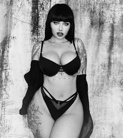 Modelo australiana de OnlyFans - ColorMusic