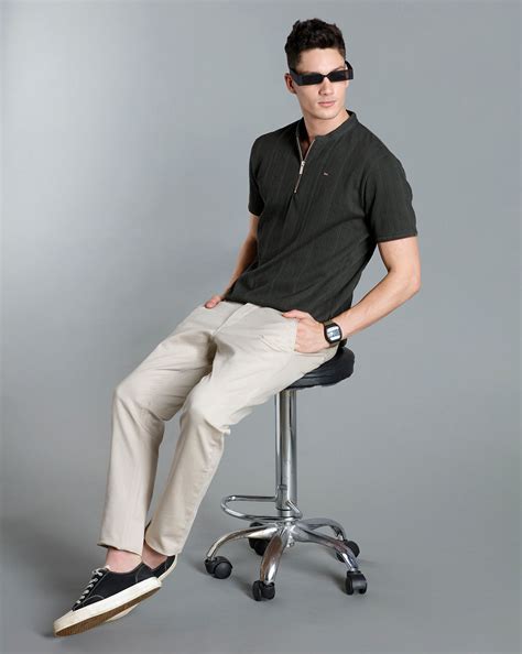 IDENTITI Men Slim Fit Mandarin Collar Solid T-Shirt In Olive green