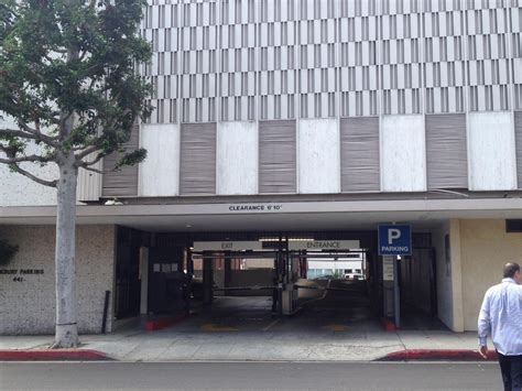Roxbury Parking - Parking in Beverly Hills | ParkMe