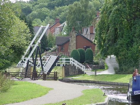 Chirk Marina and the Llangollen Canal- 1440 x 1080 pixels