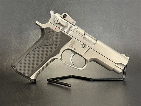 Prototype Smith & Wesson 4006 | Luxus Capital