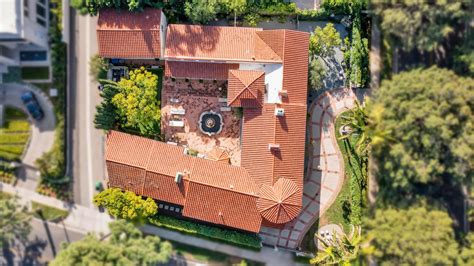 Beverly Hills Mediterranean Mansion with Beautiful Courtyard, Beverly ...