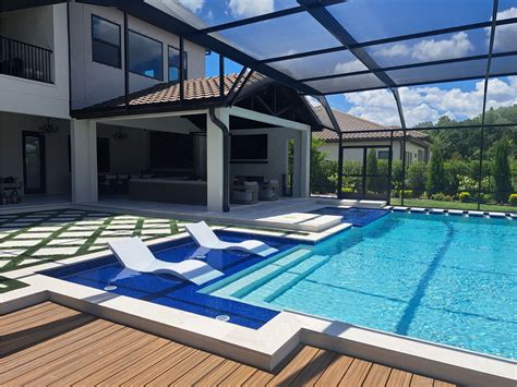Glass Tile Sunshelf Lutz FL - Ultra Custom Pool Design