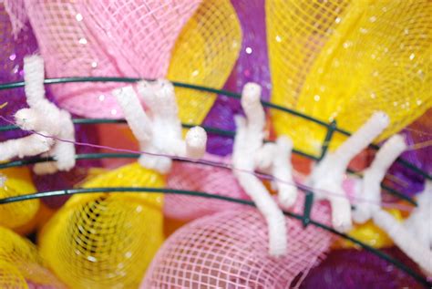 Spring Mesh Wreaths Tutorial 的图像结果