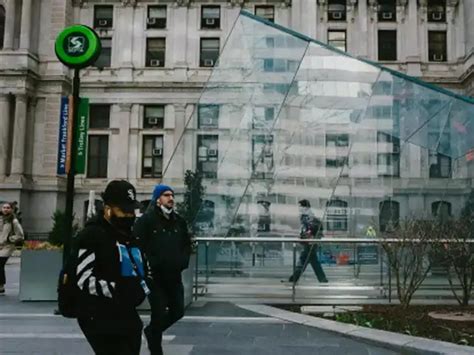 Indoor Mask Mandate : Philadelphia to restore indoor mask mandate as ...