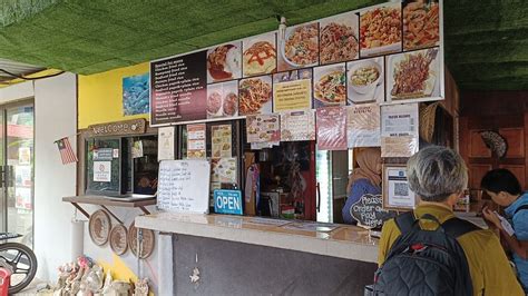 FIQTHYA CHALET & CAFE (Kuala Rompin) - Specialty Inn Reviews, Photos ...