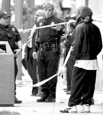美国警察执勤中被枪杀(3)图片 美国警察执勤中被枪杀(3)图片大全_社会热点图片_非主流图片站
