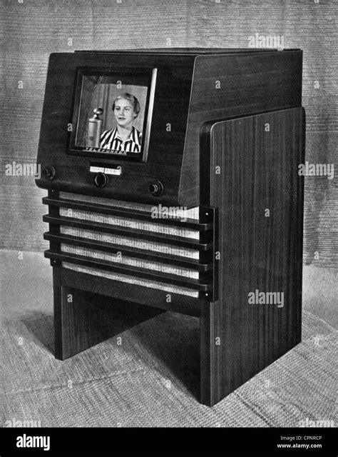 First TV Set 的图像结果