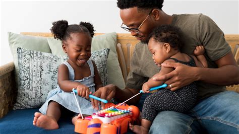 Music and Your Child's Development: Encouraging Musical Play in Babies ...