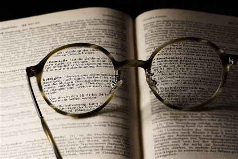 PRECIS WRITING: - EDUCATION