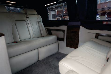 Sprinter Van Rental Luxury 的图像结果