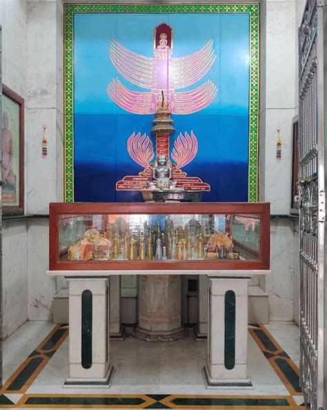 Shri 1008 Chandraprabhu Digamber Jain Mandir, Athwalines, Athwa, Surat ...