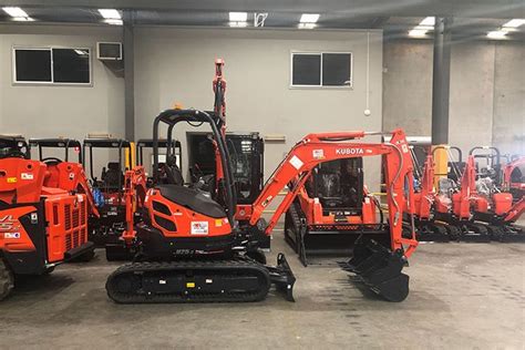 Operating a Mini Excavator 的图像结果