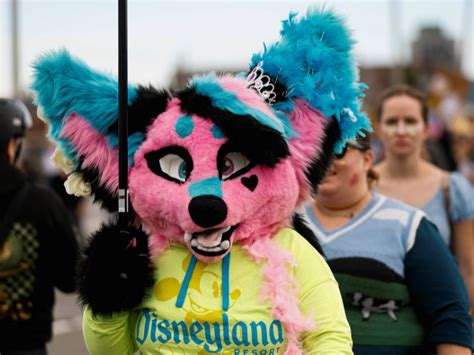 'No king protest' against President Trump in US; PHOTOS; 1,000 protest ...