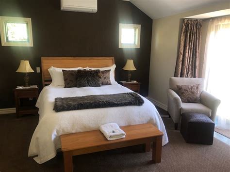 THE ORCHARD HOUSE BED & BREAKFAST (Cromwell) - B&B Reviews & Photos ...