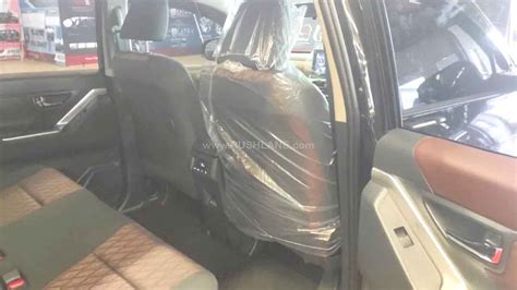 Innova Hycross Base-Model 的图像结果