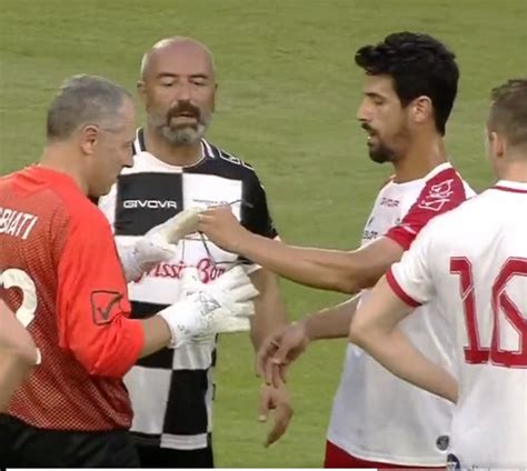 Formula 1: BIZARRE! Alpine reserve driver Daniil Kvyat BREAKS glasses ...