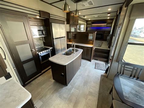 2019 GRAND DESIGN MOMENTUM 376TH - Camping World