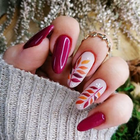 35 Fall Leaves Nail Designs To Wear This Autumn