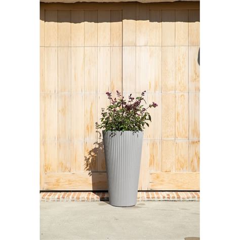 Veradek Round 24.75-in W Large Gray Plastic Indoor/Outdoor Planter With ...