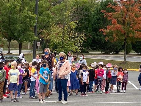 Photo Gallery October 2021 | Island Creek Elementary School