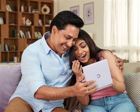 Top Father’s Day Gifts for Your Dad – CaratLane Guide