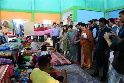 Manipur Governor Anusuiya Uikey visits relief camp in Imphal East