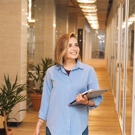 How to Read a Script While On Zoom 的图像结果