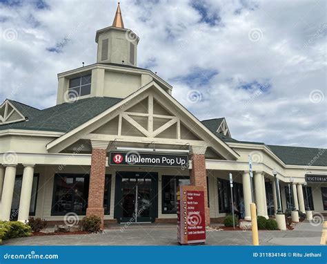 Tanger Outlets in Sevierville, Tennessee Editorial Stock Photo - Image ...