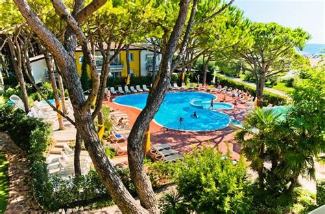 PARK HOTEL PINETA - FAMILY RELAX RESORT (Eraclea Mare) - Hotel Reviews ...