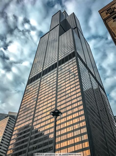 摩天大楼图片_现代钢与玻璃结构的摩天大楼素材_高清图片_摄影照片_寻图免费打包下载