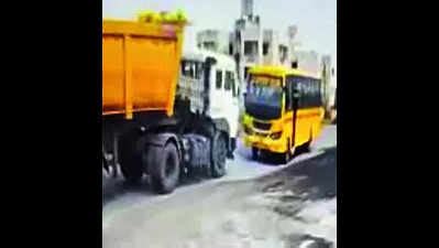 Speeding Trailer Rams School Bus Carrying 30 Kids | Raipur News - Times ...