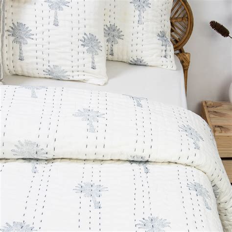 Buy Premium Blue Palm Print Best Blanket For Winter Online – Dmaasa
