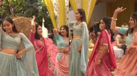 Bride's friends rock "Eli Re Eli" dance in viral video; watch