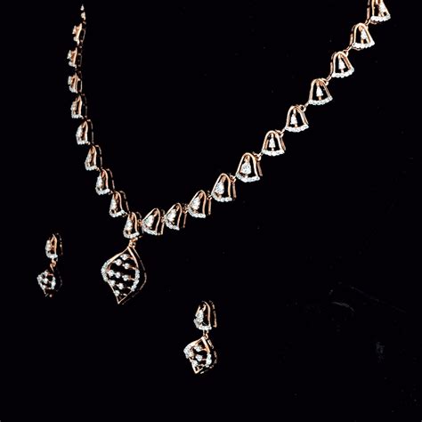 18K Gold Studded Dazzling Bridal Necklace | SolitaireMart