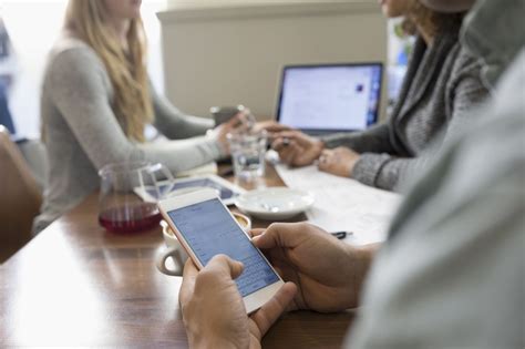 12 Common Workplace Distractions and How You Can Stay Focused Anyway