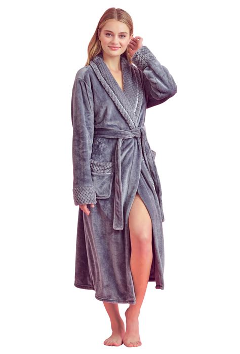 Women’s Comfortable Fleece Bathrobe – Plush Soft Robe for Women ...