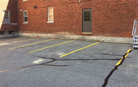 How To Seal Asphalt Cracks at Christiana Shepherd blog