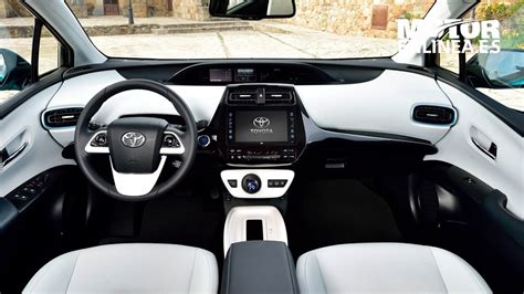 Toyota Prius Interior | Cabinets Matttroy