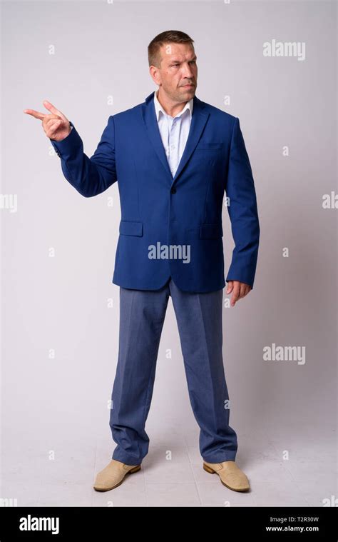 Buff Guy in Business Suit 的图像结果