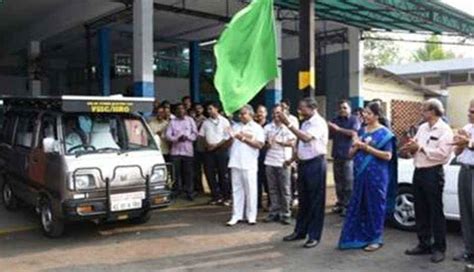 ISRO converts a Maruti Omni into a Solar Hybrid Electric car, but it ...