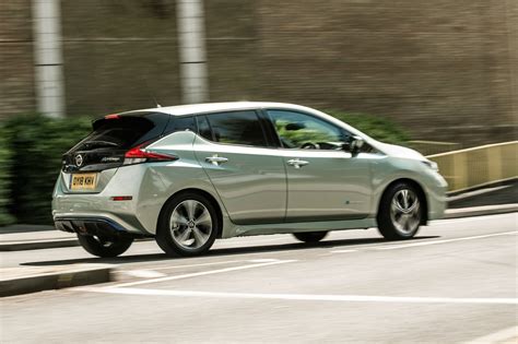 review nissan leaf electric car