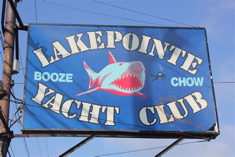 Locations Hub - Lakepointe Yacht Club bikini bar