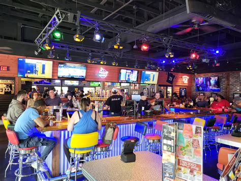 Bubba's 33 opens new location at Valley View in Roanoke