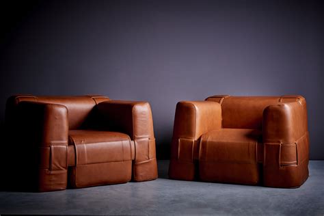 Pair of reupholstered 932 Lounge chairs by Mario Bellini